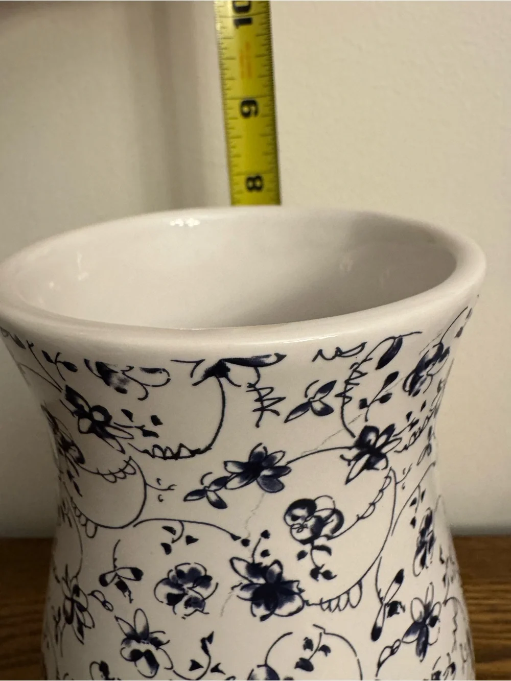 Vintage Style Navy Blue & White Floral Ceramic Vase - 7.5” EUC